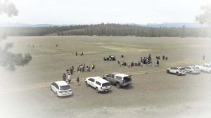 A community engaged in Ktunaxa cultural practices at the 2019 Bitterroot Dig.