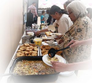 Xaȼqanaǂ ʔitkiniǂ Research Project Advisory Committee members and Ktunaxa community members at the 2019 Bitterroot Feast.